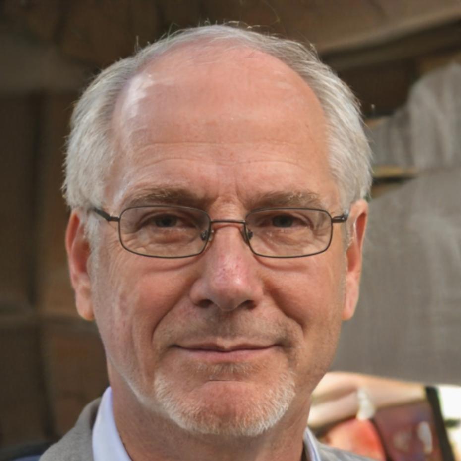 Portret Mgr. Tomasza Janickiego - specjalisty ds. interwencji kryzysowej